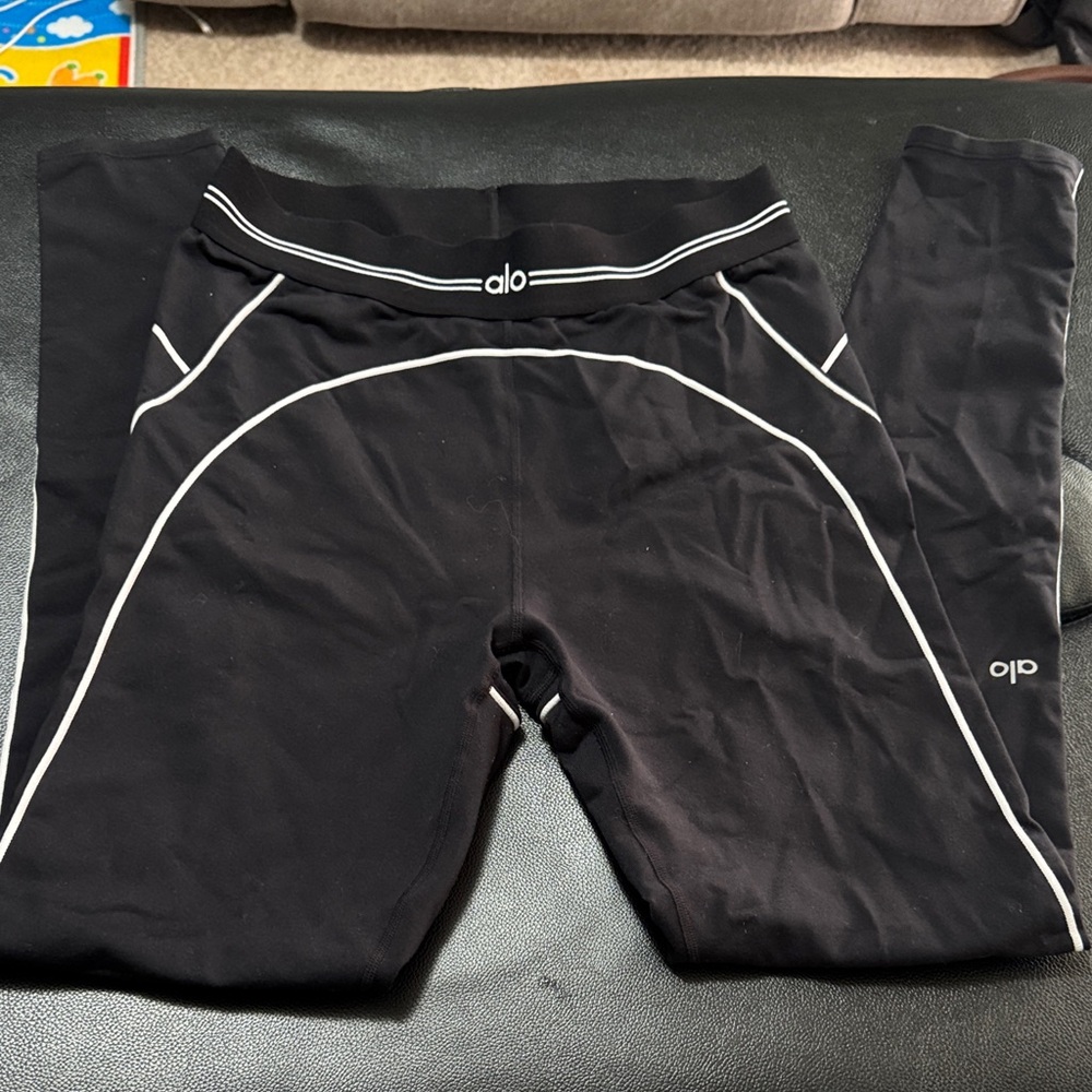 ALO Yoga heart throb leggings